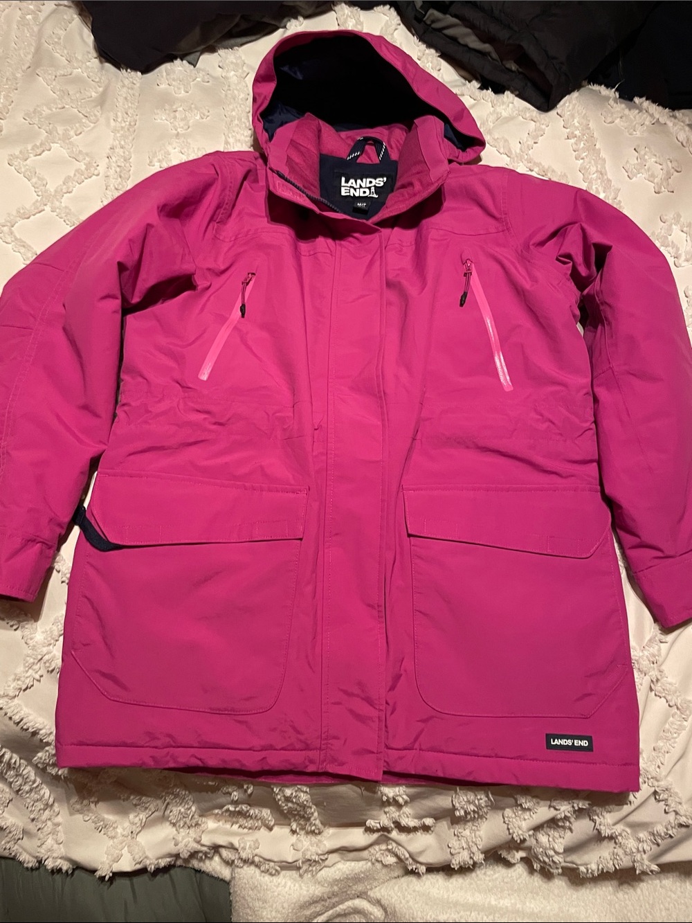 Lands End Waterproof Insulated Parka for skiing and winter activities Sz M